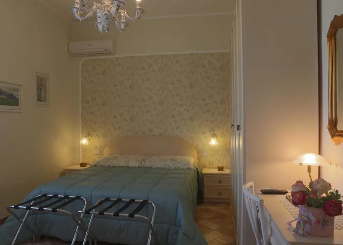 Dei Giardini Oda ve Kahvaltı San Leone