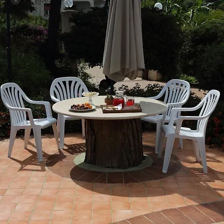Dei Giardini Oda ve Kahvaltı 3*
