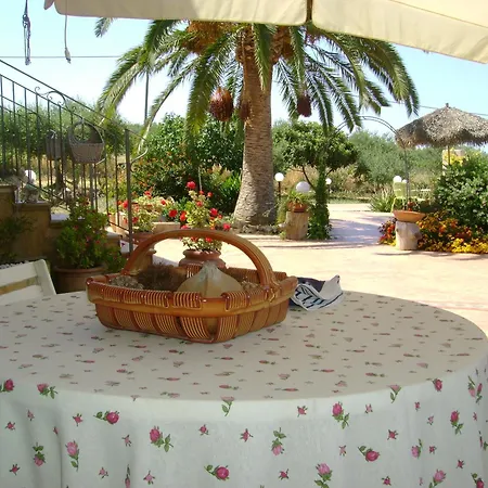 Oda ve Kahvaltı Dei Giardini